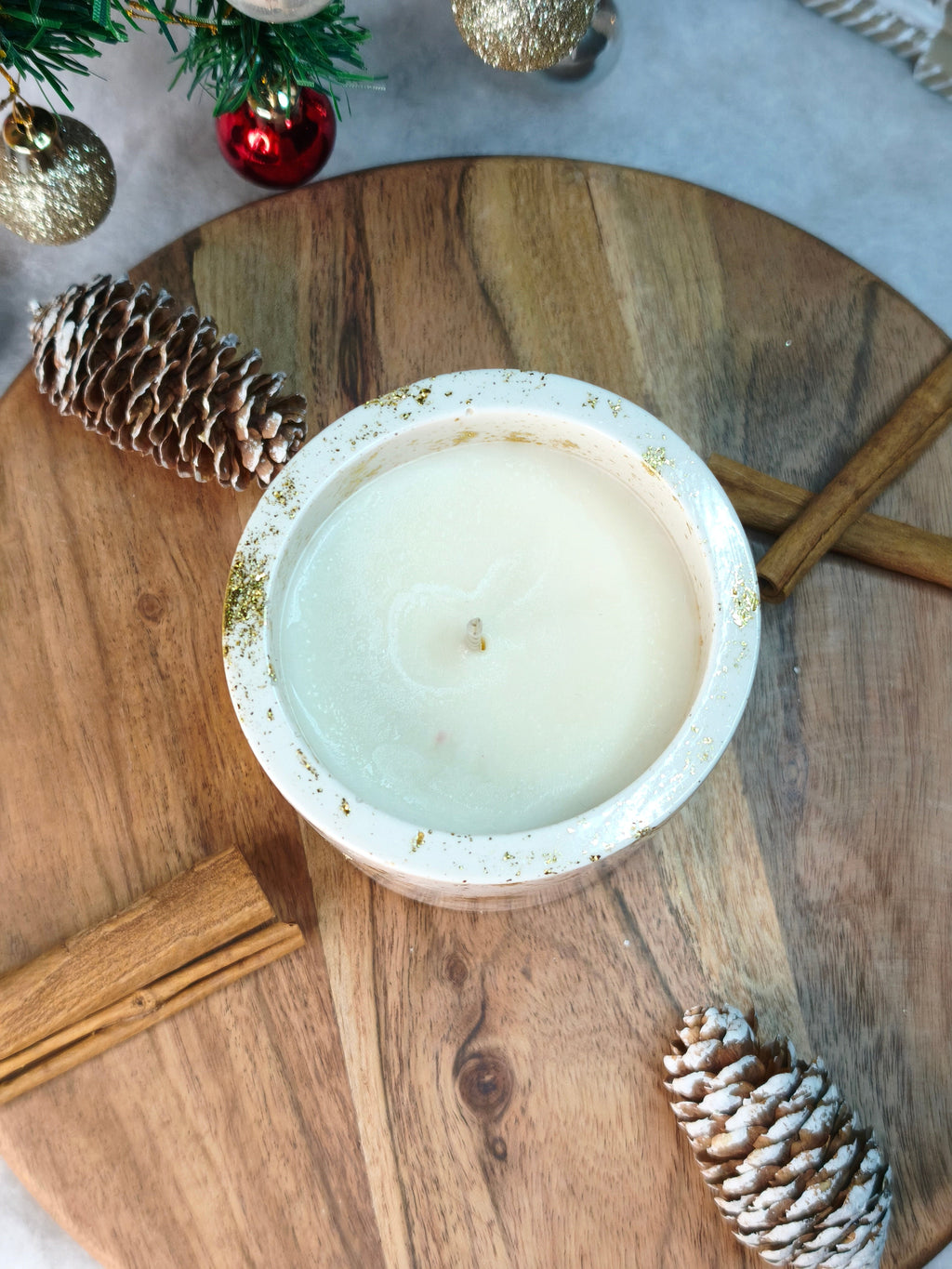 Bougie Jesmonite - Noëlia Maison Pelquita